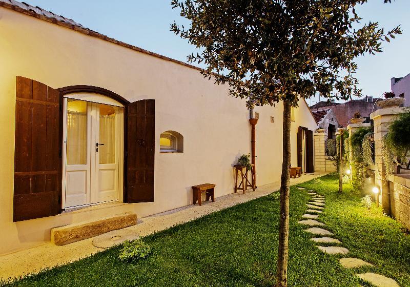 Borgo San Gaetano Bed & Breakfast Bernalda Eksteriør bilde